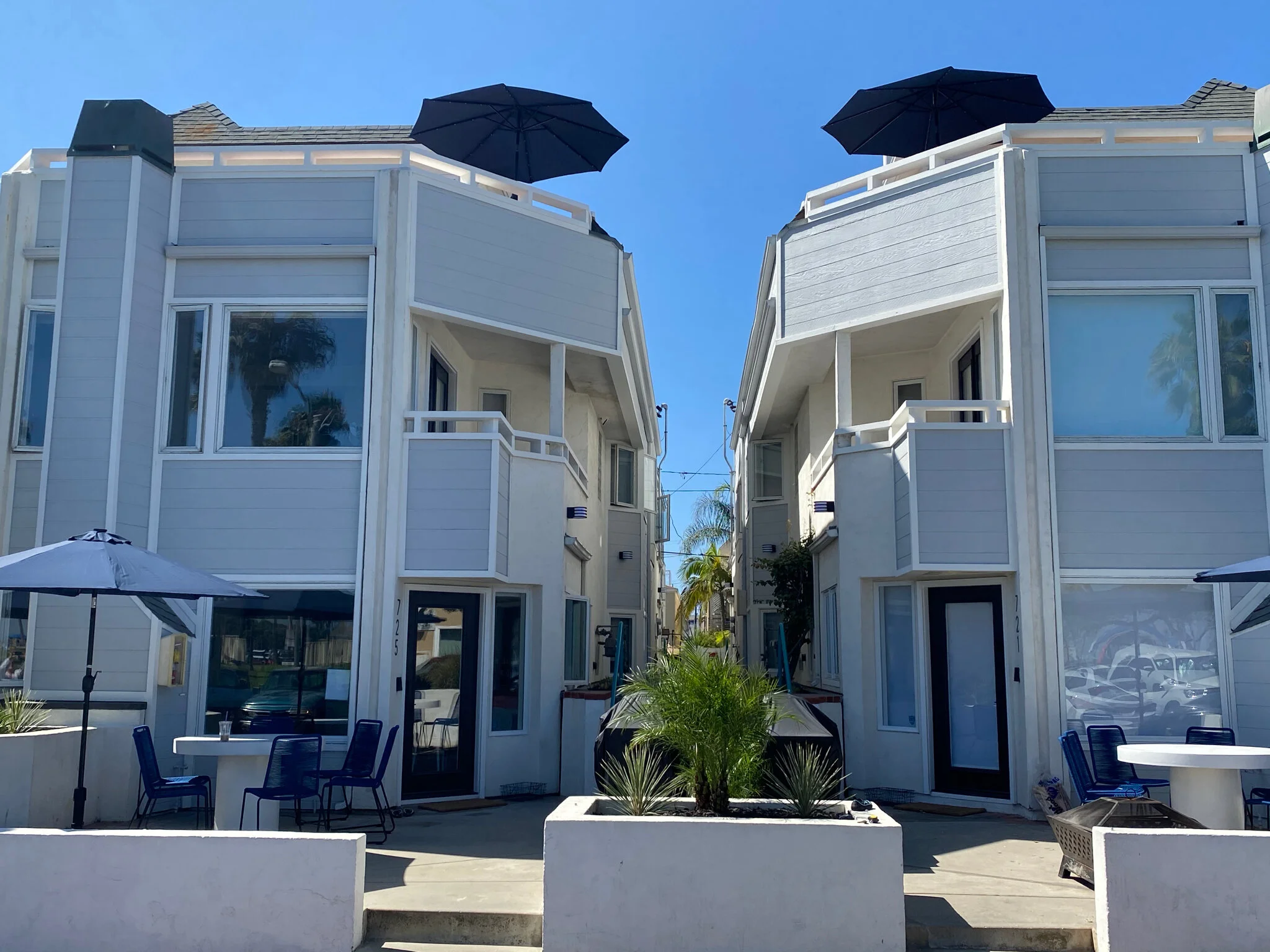 Home 1 - A 3 Bedroom, 3 Bathroom Oasis Steps from the Beach photo 6